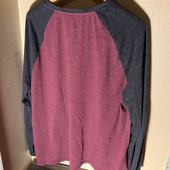 Hurley Mens LS Embroidered Logo Tee Color Red/Gray Size XXL - Picture 4 of 4